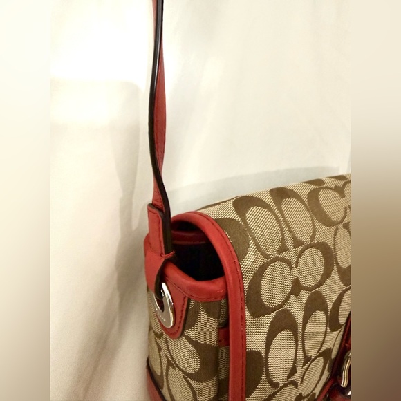Authentic 2014 Coach Hadley Signature Field Crossbody Bag With Red Leather Trim - Picture 4 of 15